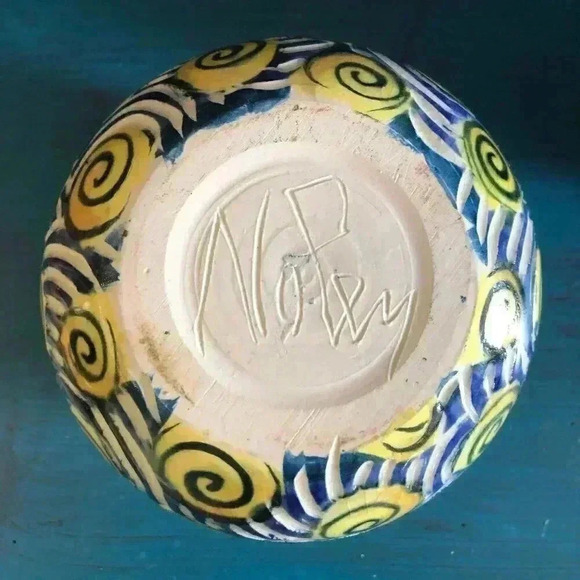 Handmade Swirl Ceramic Vase - Picture 4 of 4